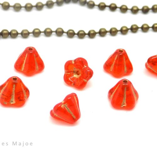Perles tchèques clochettes, verre pressé, translucide, rouge, patine or antique, 10 x 6 mm, lot de 10