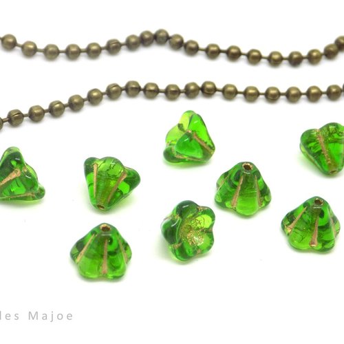 Perles tchèques clochettes, verre pressé, translucide, verte, patine or antique, 10 x 6 mm, lot de 10