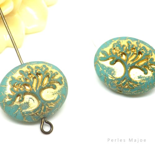 Perle tchèque arbre de vie, ovale, verre pressé, semi translucide, tons vert clair, doré, patine, 18 x 14 mm, lot de 2