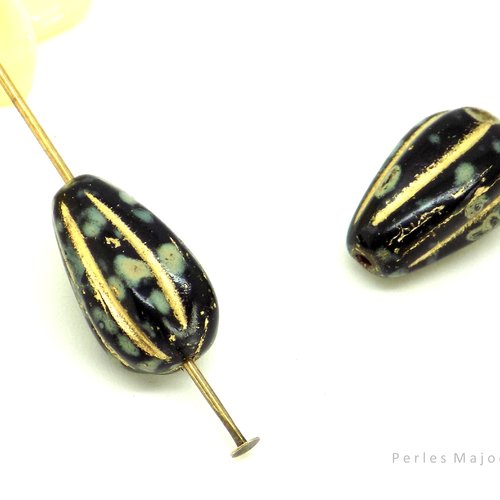 Perle tchèque goutte, melon, verre pressé, tons noir, vert, incrustation or antique, patine, 13 x 8 mm, lot de 4