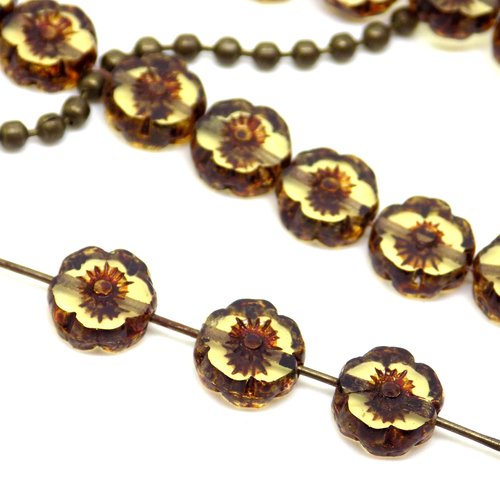 Perle tchèque fleur hawaïenne, verre pressé translucide, tons marron, ambre, jaune clair, 8 mm, lot de 8