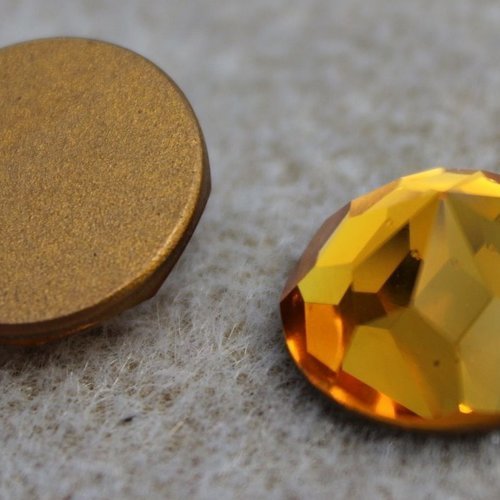 1 cabochon swarovski "diamant" 16 mm topaz (art.2020)
