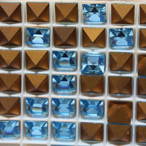 1 cabochon carré swarovski 10 mm aquamarine (4400)