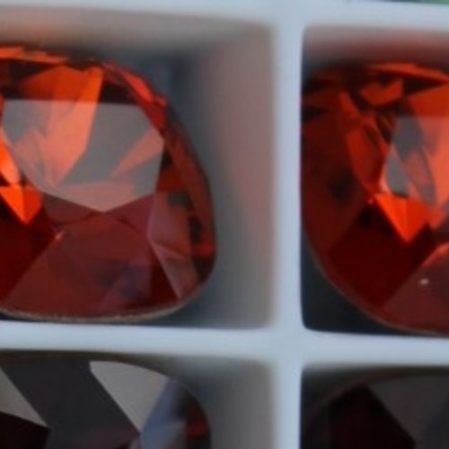 1 cabochon swarovski carré 10 mm indian red (4470)