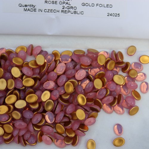 10 cabochons ovales en verre tcheque de 6x8 mm rose opal
