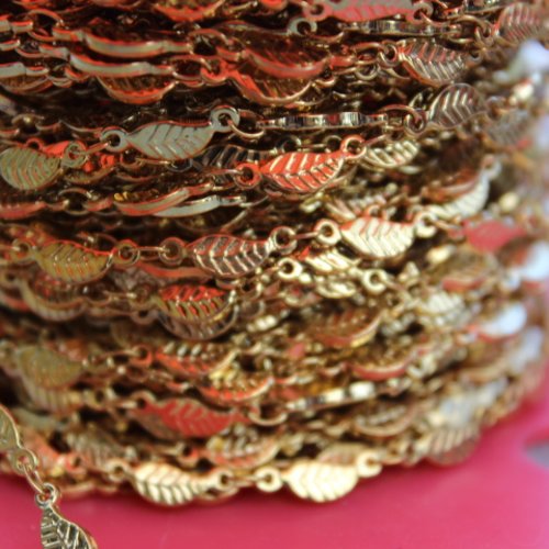 Chaine métal doré à feuilles (25 cms)