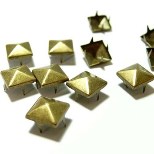 Lot de 50 clous pyramide à griffe de 8.2 mm pour customisation, métal finition  bronze