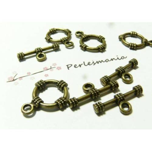 Lot de 2 très jolis fermoirs bronze