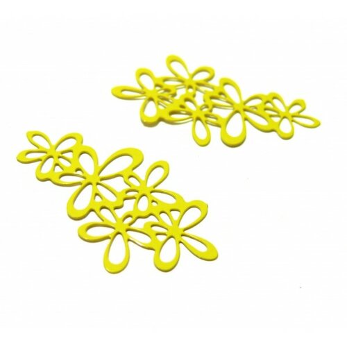 Ae112343 lot de 4 estampes pendentif filigrane grappe de fleurs jaune 35 par 16mm