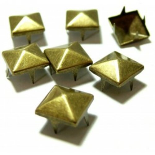 Pax de 50 clous, rivets 6mm pyramide carré à 4 griffes métal couleur bronze