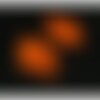 Ae117017 lot de 2 estampes - pendentif filigrane feuille 24 par 40mm - laiton coloris orange fluo