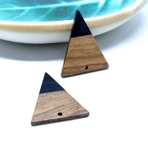 Ht035-06c pax 1 pendentif triangle en bois et résine noir 37.5mm