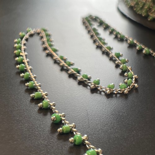 Bu1114104225916 lot de 20 centimètres de chaine perles de rocaille 1mm vert clair, chaine finition argenté