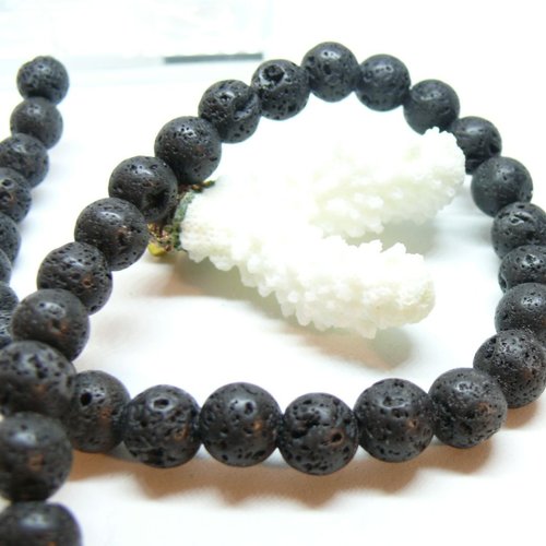 H11q4628 ref 24 – lot de 1 fil d’environ 45 perles rondes 8mm – pierre de lave noire