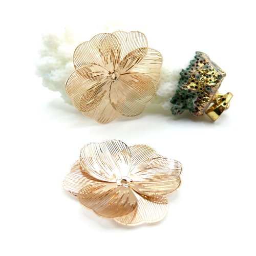 H11p29801kcg – lot de 2 estampes pendentif fleurs filigrane 3d 25mm, finition doré clair