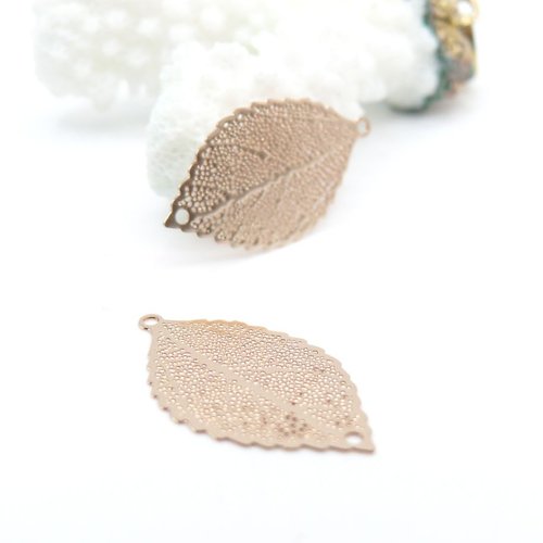 H11d00108kcg – lot de 4 estampes pendentifs filigrane feuille 25 mm – laiton doré