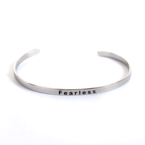 Ps110106166 pax 1 support de bracelet jonc 4 mm en acier inoxydable 304 finition argenté "fearless" intrépide, courageuse...