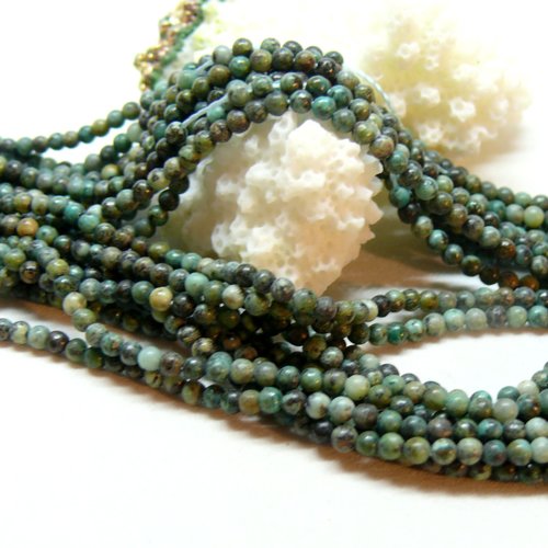 H11a130 lot 1 fil d'environ 180 perles turquoise africaine 2mm coloris l03