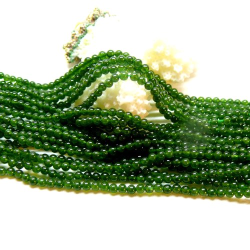 H11a130 lot 1 fil d'environ 150 perles jade teintée vert 2.5mm coloris m08