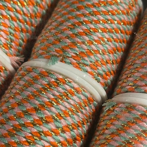 H11z003 lot de 4 mètres de cordon tressé, fil métallisé doré 1.5mm coloris d98