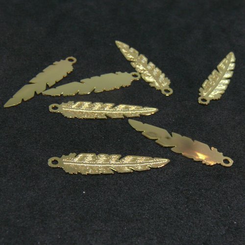 H11r00105lg lot 20 estampes, pendentifs filigrane plumes 17 par 4mm, laiton finition doré