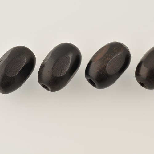 Perles allongées bois noir - lot de 4 -