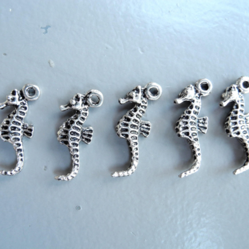 5 breloques métal argenté "hippocampe" sans nickel