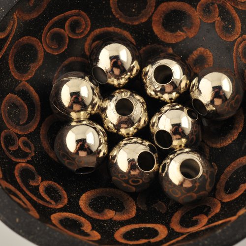 9 perles rondes argentées en métal lisse de 14 mm