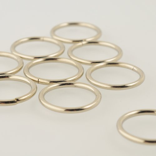 10 anneaux de 24 mm en métal argenté
