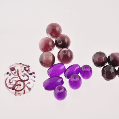 Assortiment de perles violettes