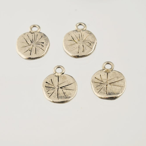 4 breloques rondes striées argentées 14 mm