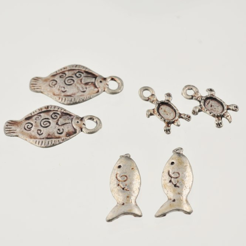Lot breloques argentées poisson, tortue,