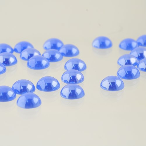 26 cabochons bleus et nacrés de 10 mm