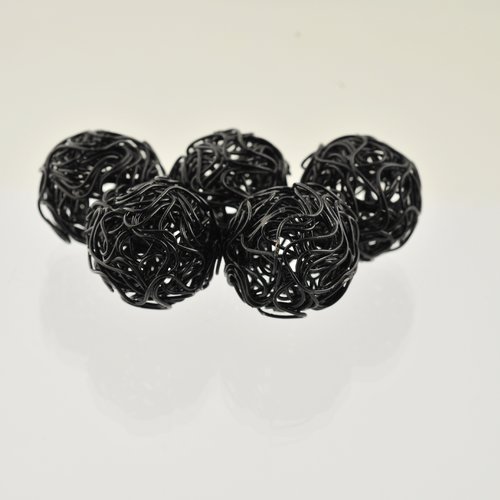 5 perles noires boule fil métal 16 mm