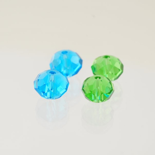 4 perles facettées en cristal bleu et vert