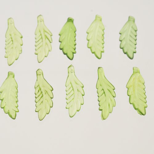 10 breloques feuilles résine vertes 28 mm