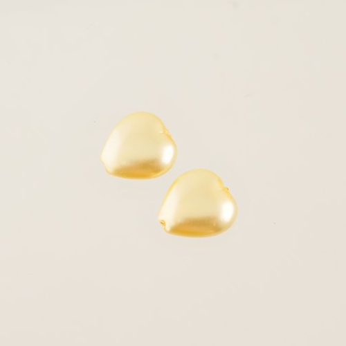 2 perles nacrées coeur  beige