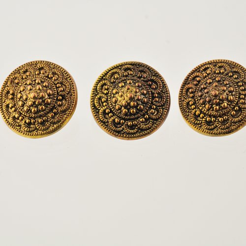 3 boutons cuivre sculptés 23 mm