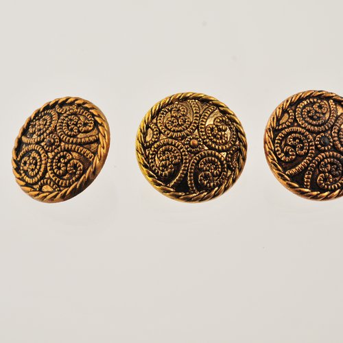 3 boutons cuivre décorés 20 mm