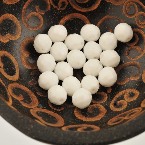 20 perles facette de bohème 8 mm blanches