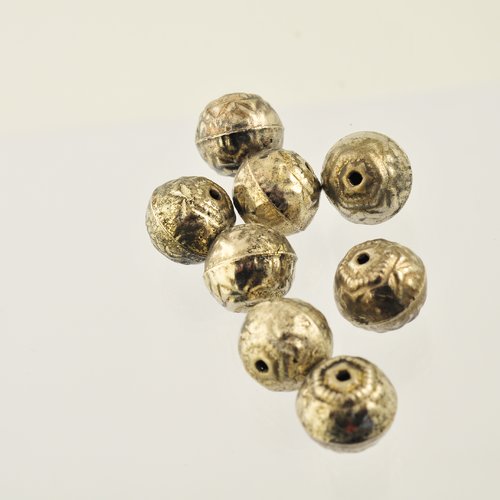 8 perles en métal martelé 14 mm