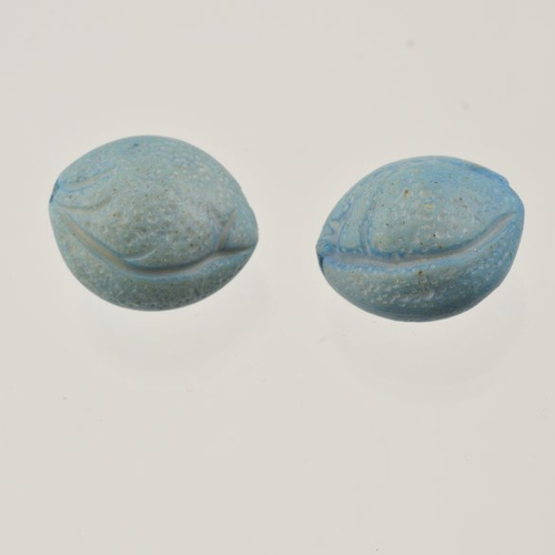2 perles forme graine bleu-grisé 20 x 14 mm