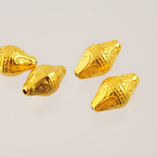 4 perles dorées en résine 19 mm