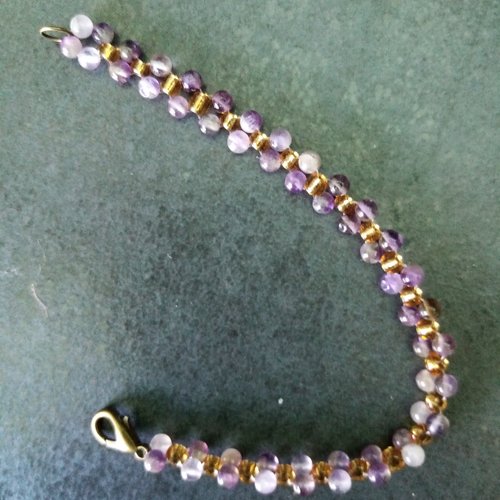 Bracelet perles en pierre fine : l'améthyste