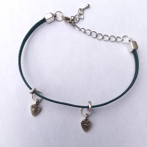 Bracelet manchette en cuir 3 mm de large vert bleu pendentifs: coeur argenté