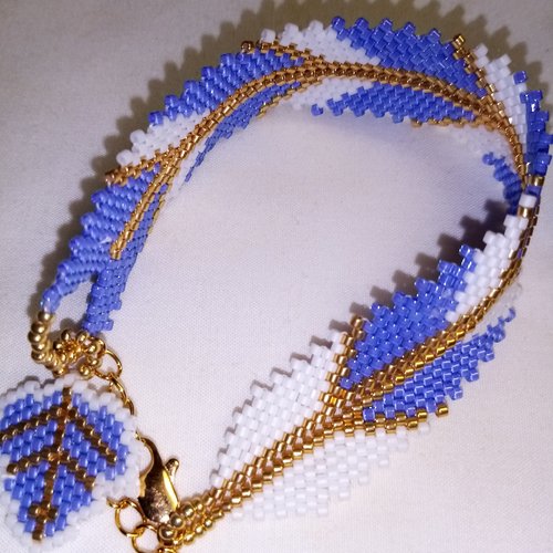 Bracelet manchette bijoux féminin bleu lavande , blanc et doré