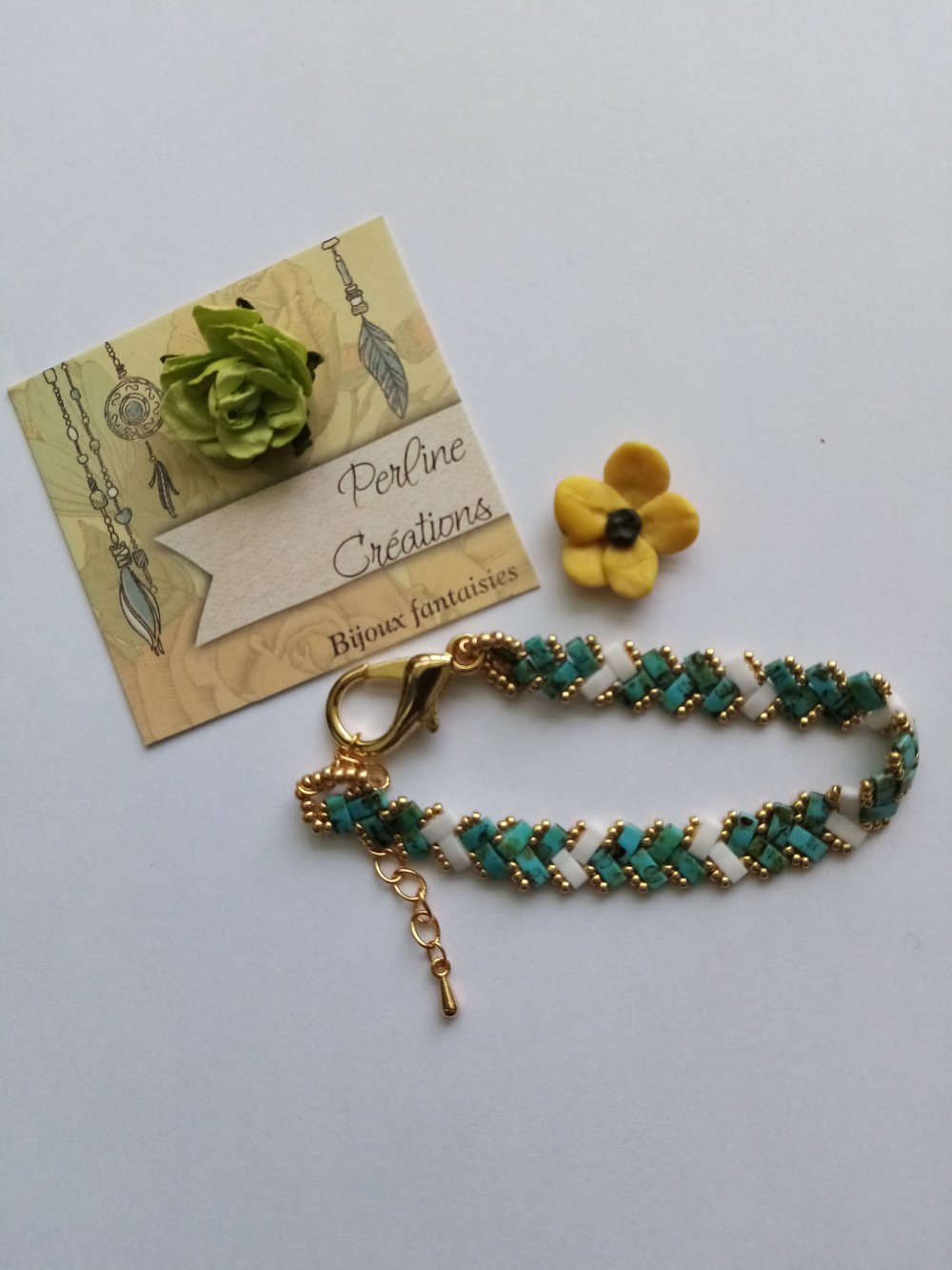 Bracelet perles dorées à l'or jaune avec turquoise véritable