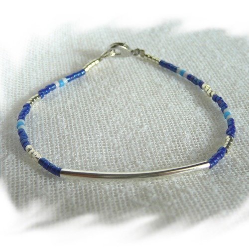 Bracelet minimaliste en perles miyuki bleu et argent