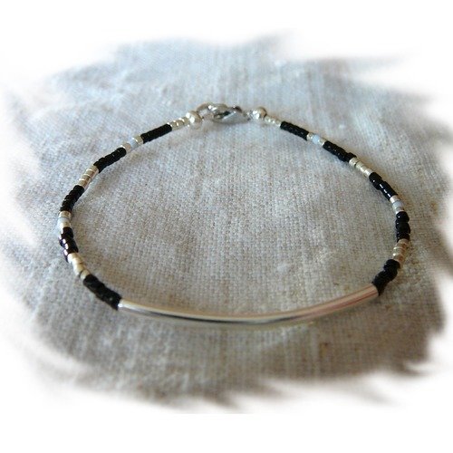 Bracelet minimaliste en perles miyuki noir et argent