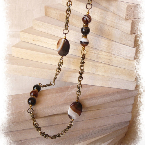 Sautoir  en biais mordoré, perles naturelles  et chaîne métal couleur bronze